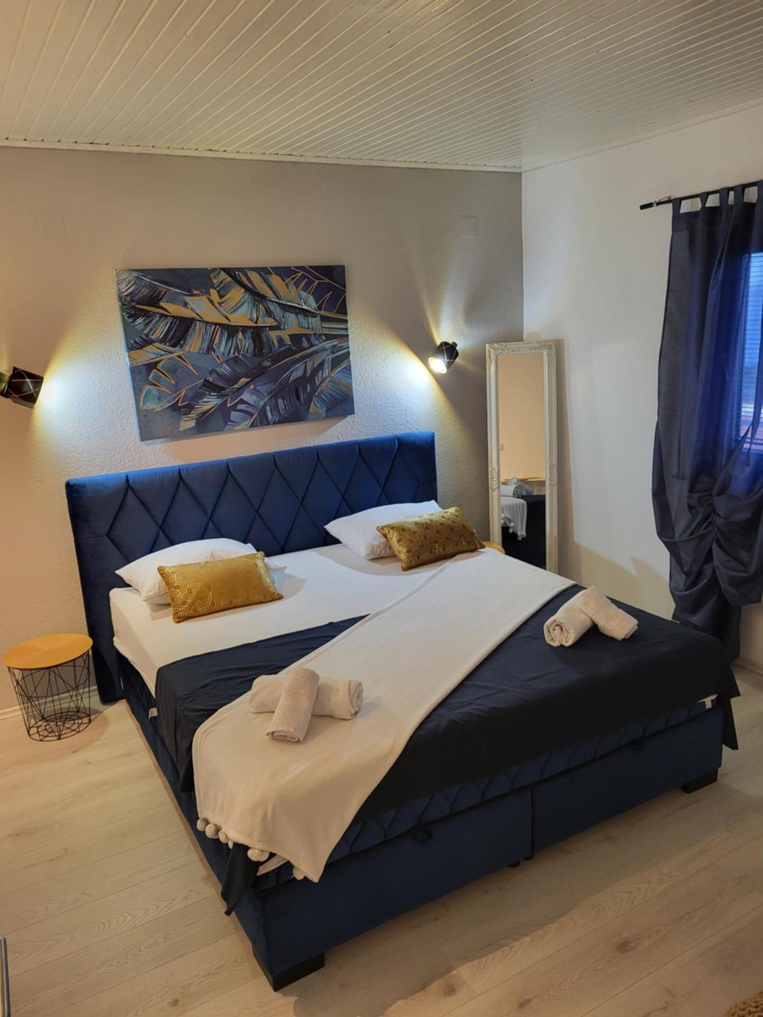 Apartments Mikas Stanici Екстериор снимка